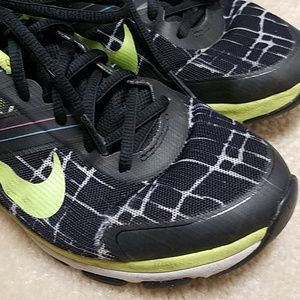 Nike Shoes - Nike dual fusion flywire sneakers Nike Shoes - Nike dual fusion flywire sneakers